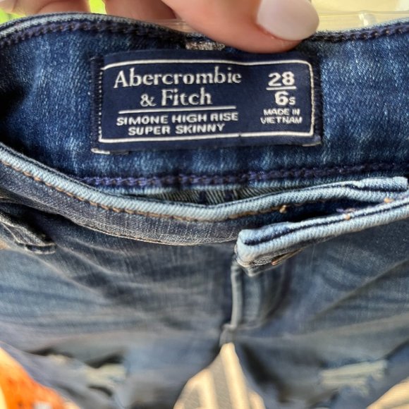 Abercrombie Ripped Denim Skinny Jeans - Picture 3 of 3